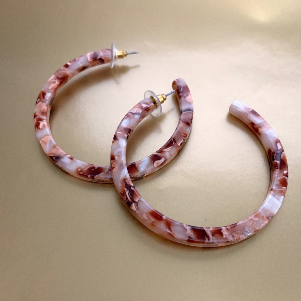 Beautiful Marbelized Hoop Earrings Acrylic NEW NWT